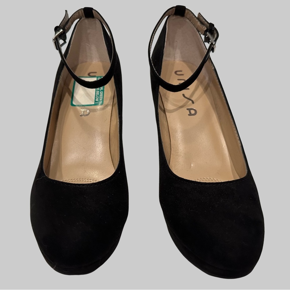 Black Unisa heels size 6.5